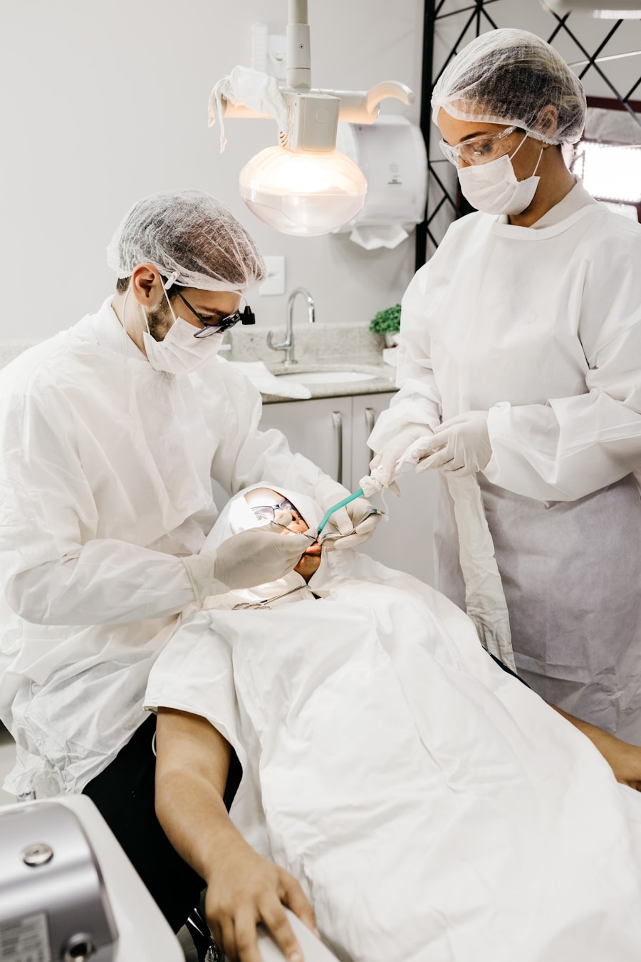 Dokter Sedang Memeriksa